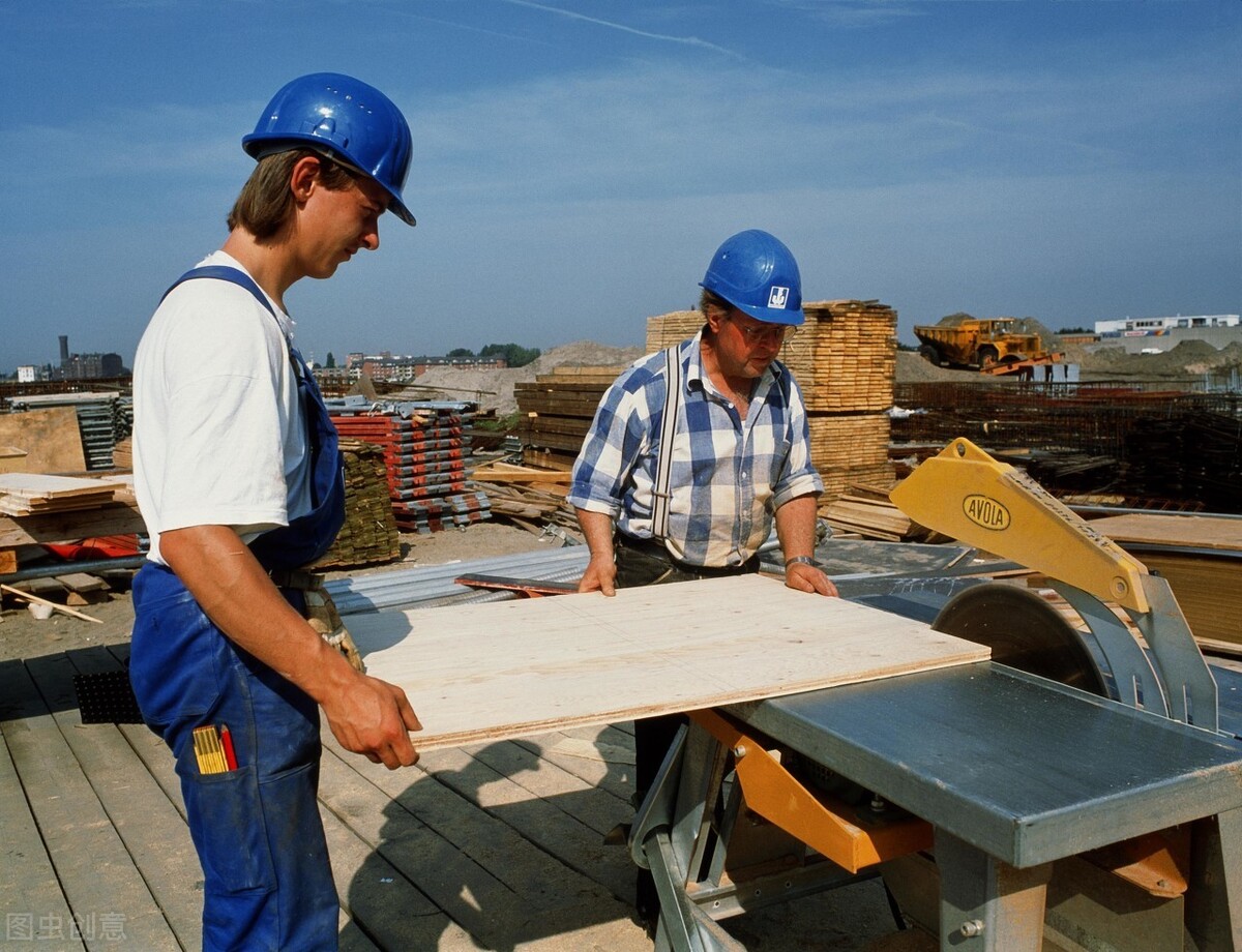 一般建筑工地都有那些机械设备呢？