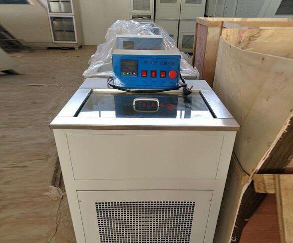 高低温恒温水浴的加热装置(图1)