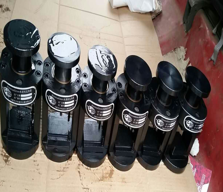 混凝土抗折夹具的安装示意图(图1)