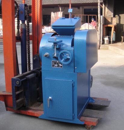 对辊破碎机的安装试车(图1)